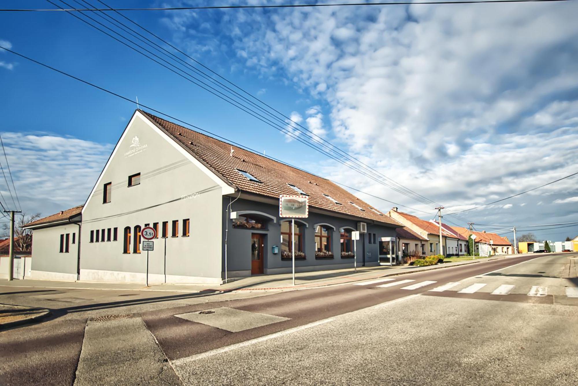 Penzion Vinarstvi Cervinka Horni Vestonice Exterior photo